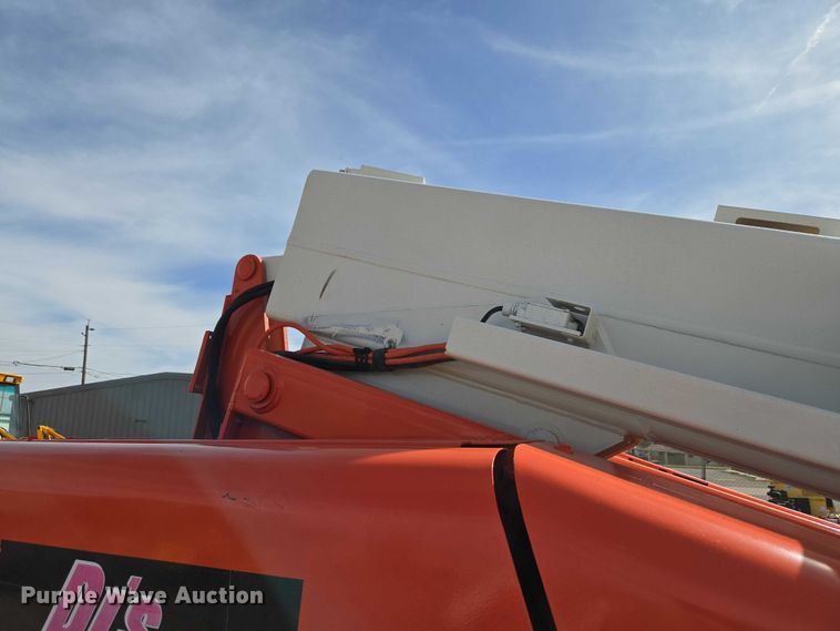 image for item ET1474 2007 Snorkel TB-42CU boom lift