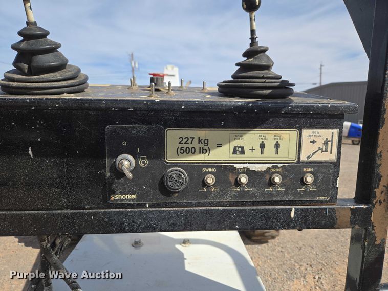 image for item ET1474 2007 Snorkel TB-42CU boom lift