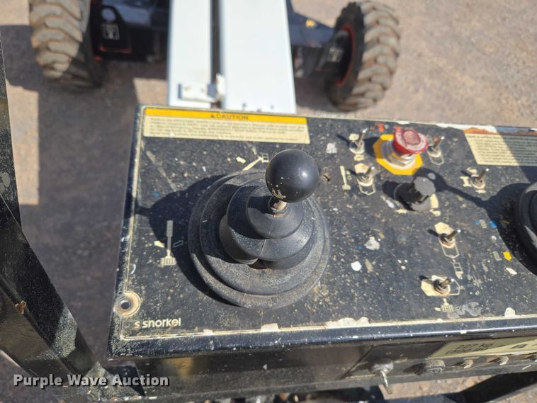 image for item ET1474 2007 Snorkel TB-42CU boom lift