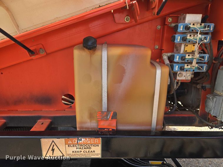 image for item ET1474 2007 Snorkel TB-42CU boom lift