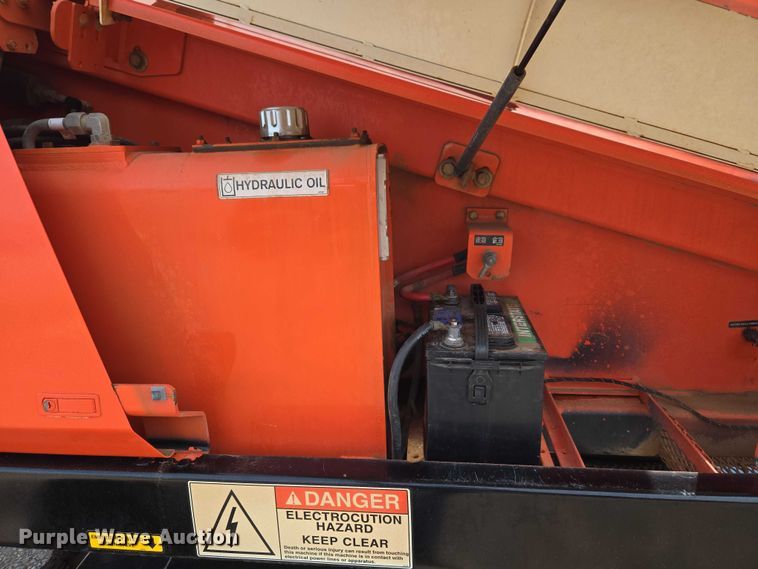 image for item ET1474 2007 Snorkel TB-42CU boom lift