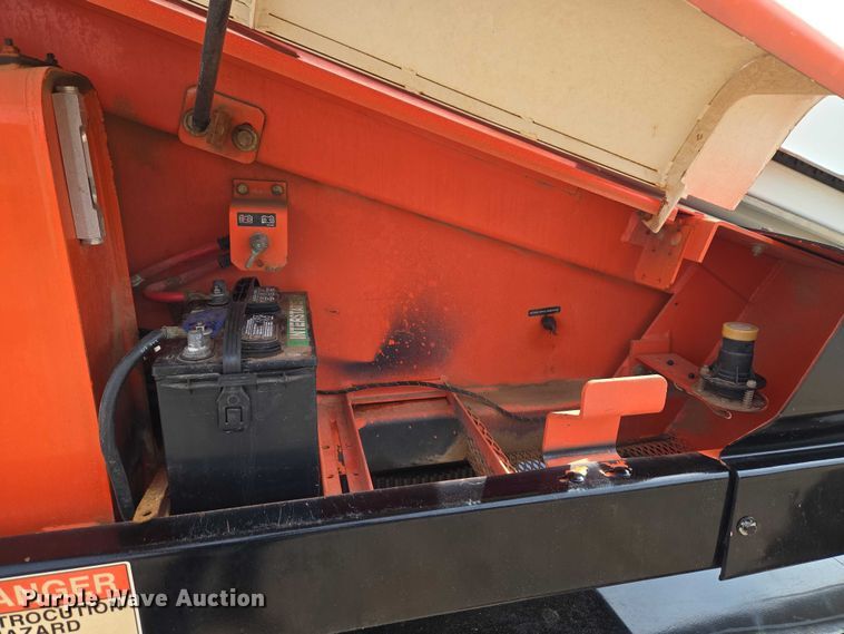 image for item ET1474 2007 Snorkel TB-42CU boom lift