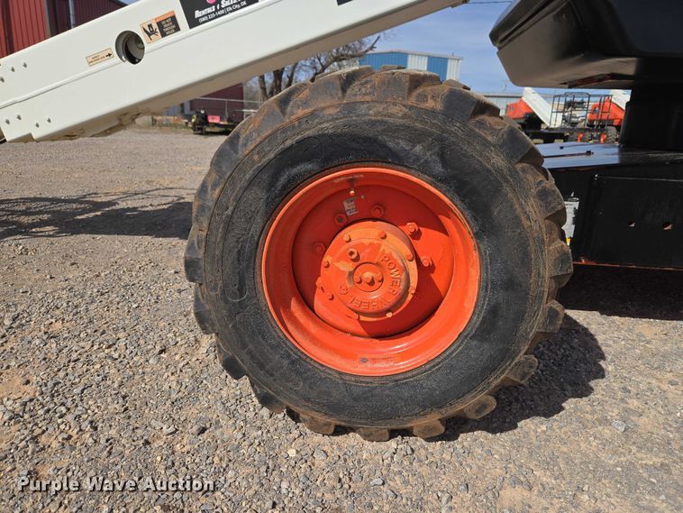 image for item ET1474 2007 Snorkel TB-42CU boom lift