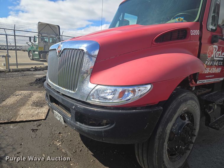 image for item ET1499 2012 International 4300 dump truck