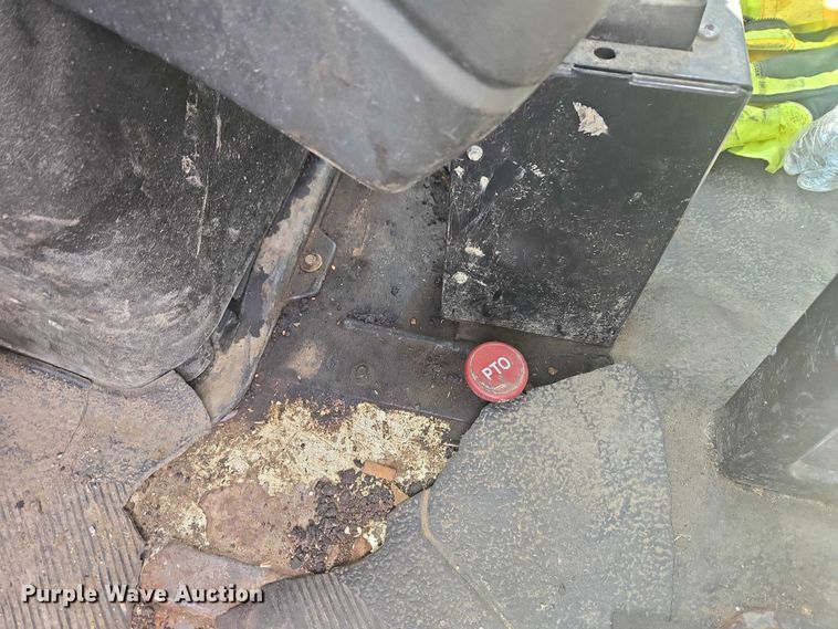 image for item ET1499 2012 International 4300 dump truck