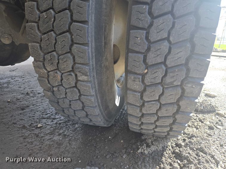 image for item ET1499 2012 International 4300 dump truck