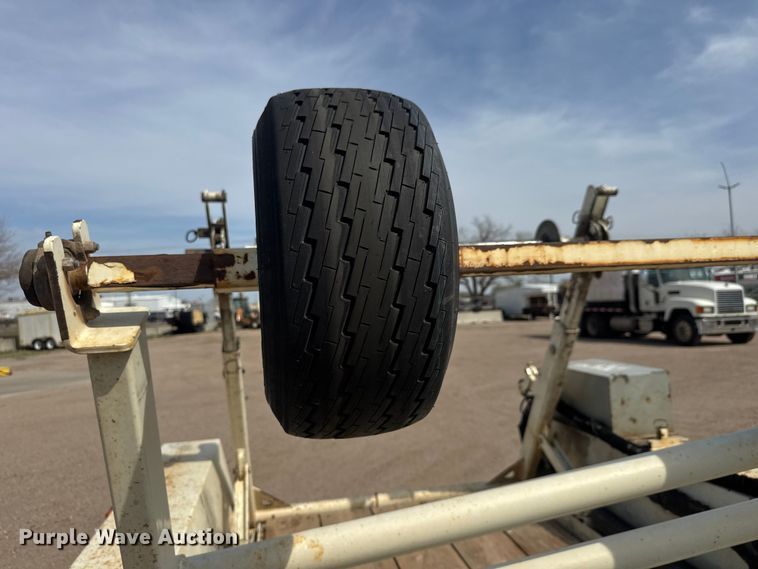 image for item ET1846 2017 Larson LCT 7500 reel trailer