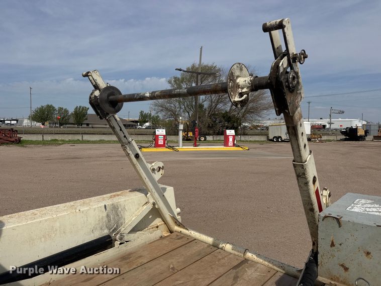 image for item ET1846 2017 Larson LCT 7500 reel trailer