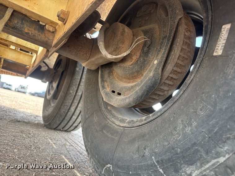 image for item ET1846 2017 Larson LCT 7500 reel trailer