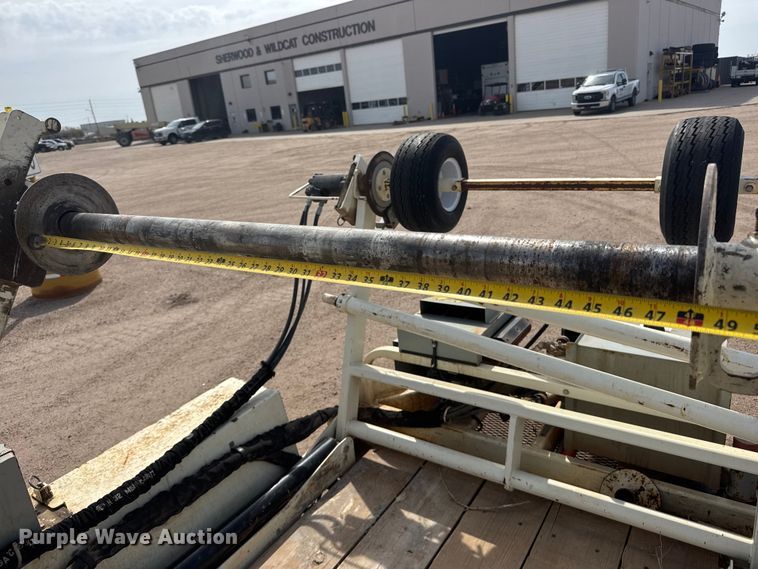 image for item ET1846 2017 Larson LCT 7500 reel trailer