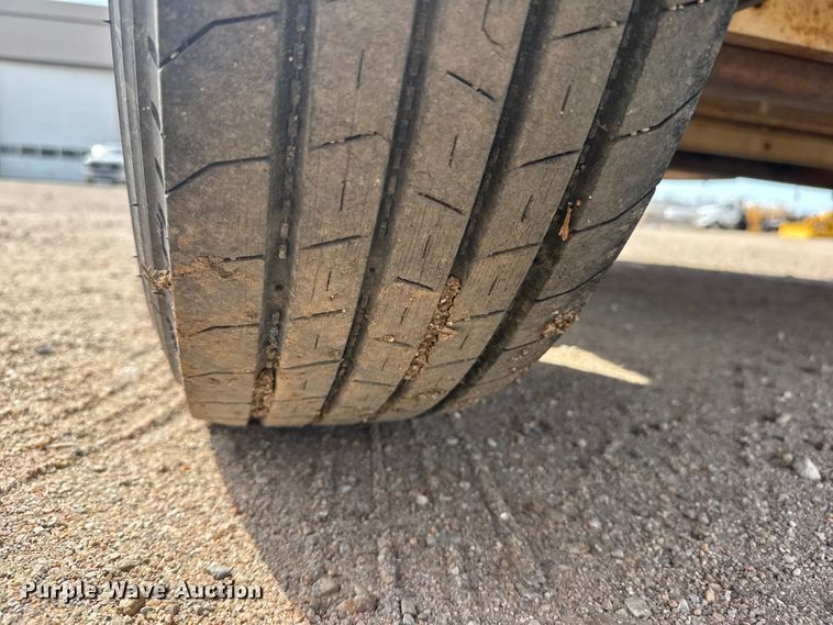 image for item ET1846 2017 Larson LCT 7500 reel trailer