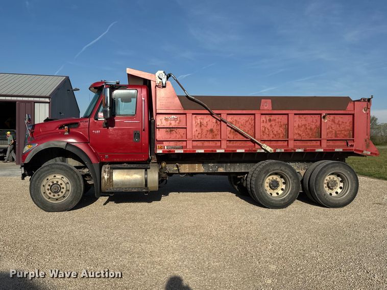 image for item ET1923 2006 International 7600 dump truck