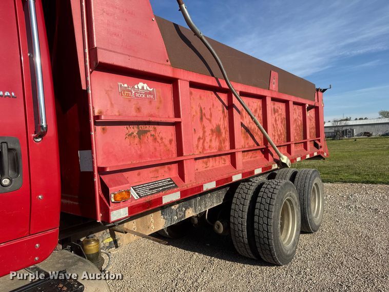 image for item ET1923 2006 International 7600 dump truck