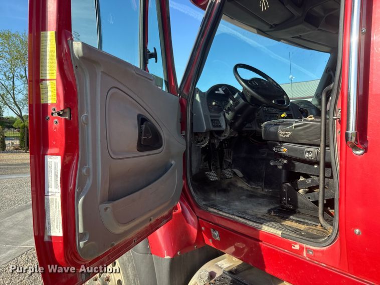 image for item ET1923 2006 International 7600 dump truck