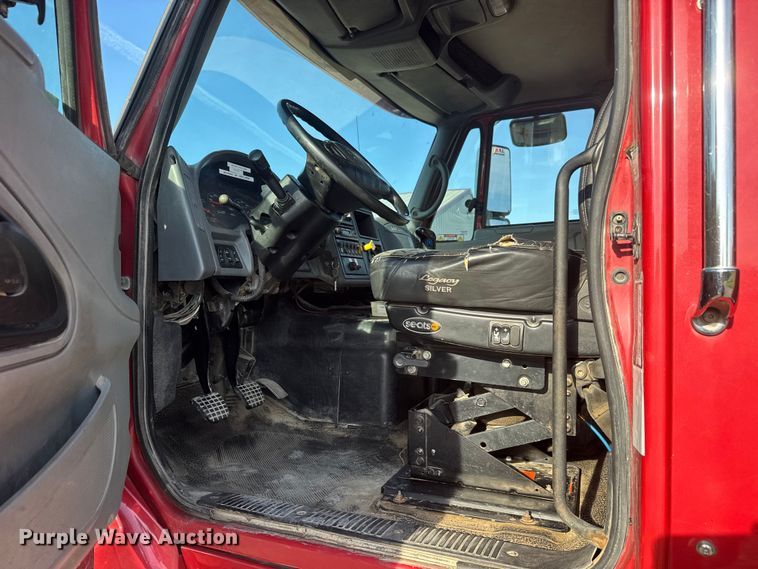 image for item ET1923 2006 International 7600 dump truck