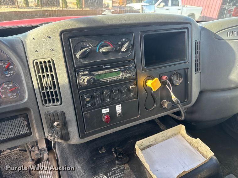 image for item ET1923 2006 International 7600 dump truck