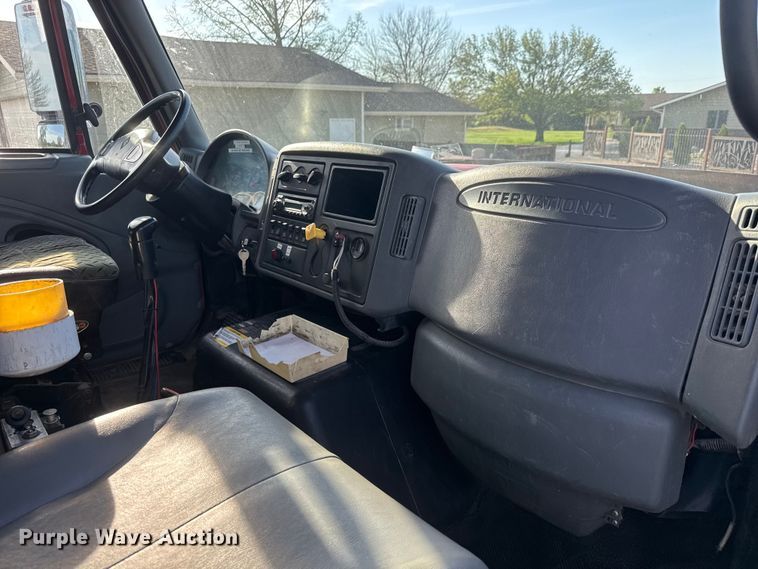 image for item ET1923 2006 International 7600 dump truck