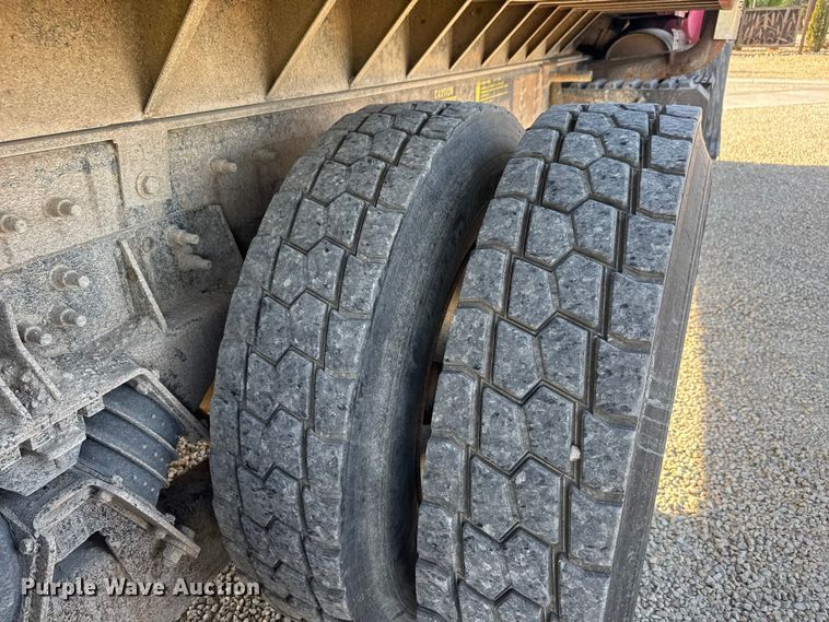 image for item ET1923 2006 International 7600 dump truck