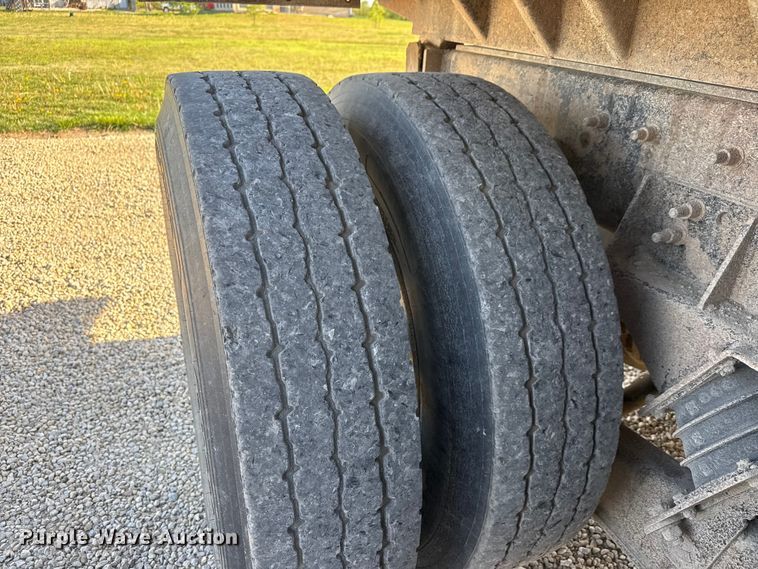 image for item ET1923 2006 International 7600 dump truck