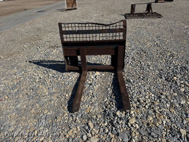 image for item ET1947 skid steer forks