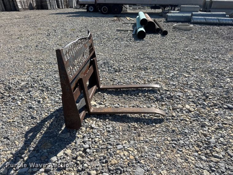 image for item ET1947 skid steer forks