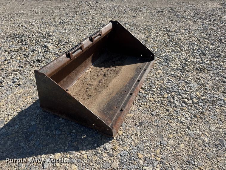 image for item ET1949 skid steer bucket