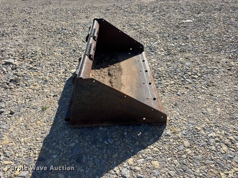 image for item ET1949 skid steer bucket