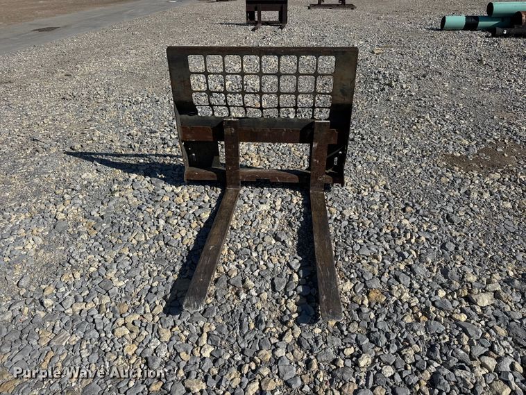 image for item ET1950 Skid steer forks