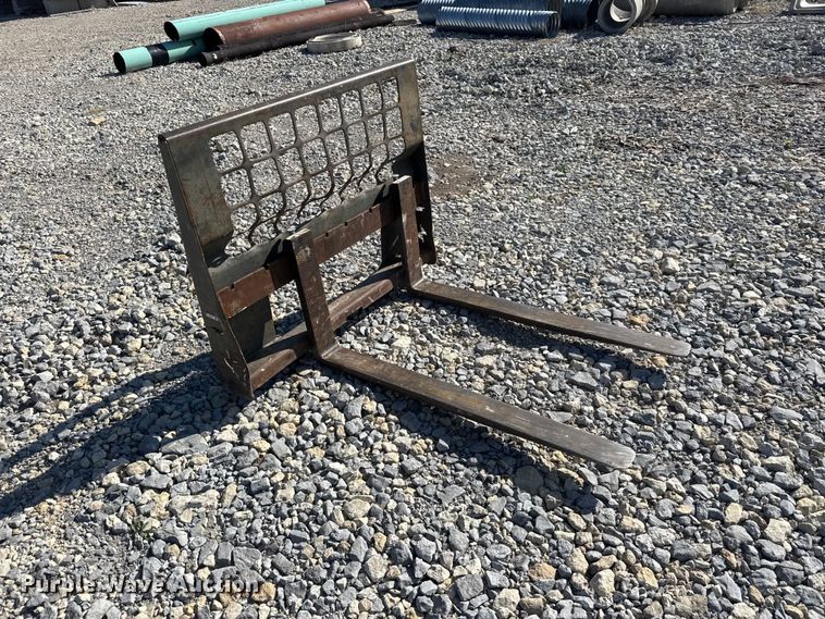 image for item ET1950 Skid steer forks