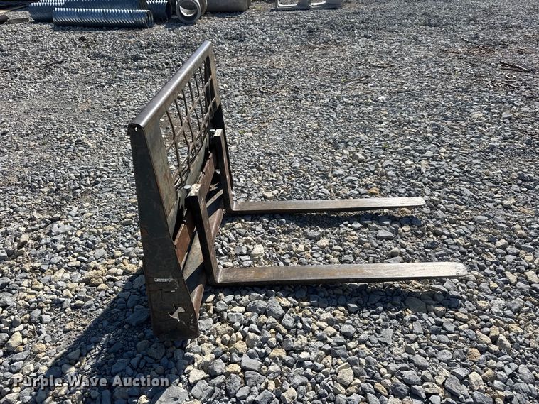 image for item ET1950 Skid steer forks