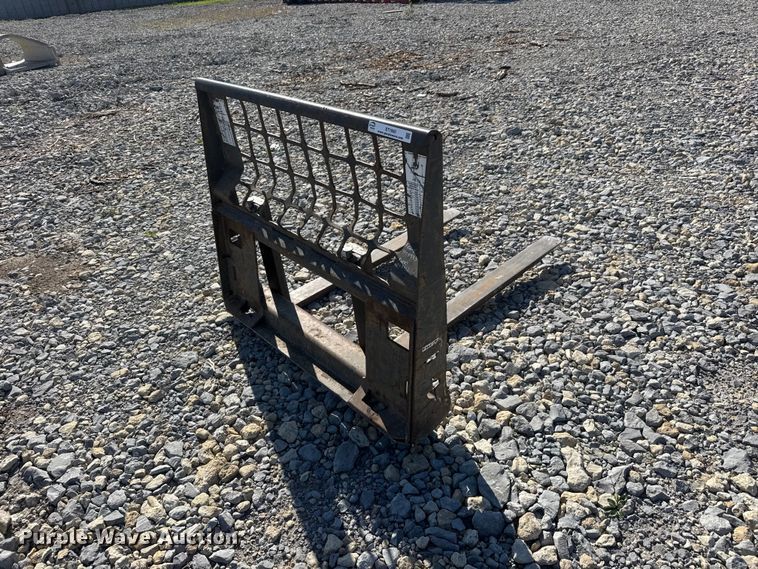 image for item ET1950 Skid steer forks