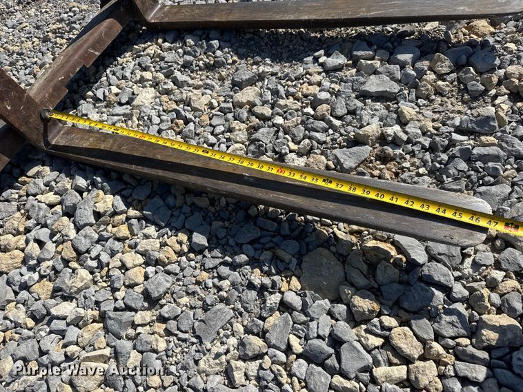 image for item ET1950 Skid steer forks