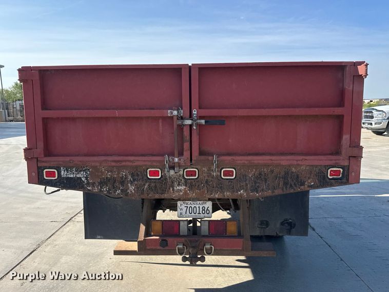 image for item ET1956 2005 Isuzu NPR dump truck