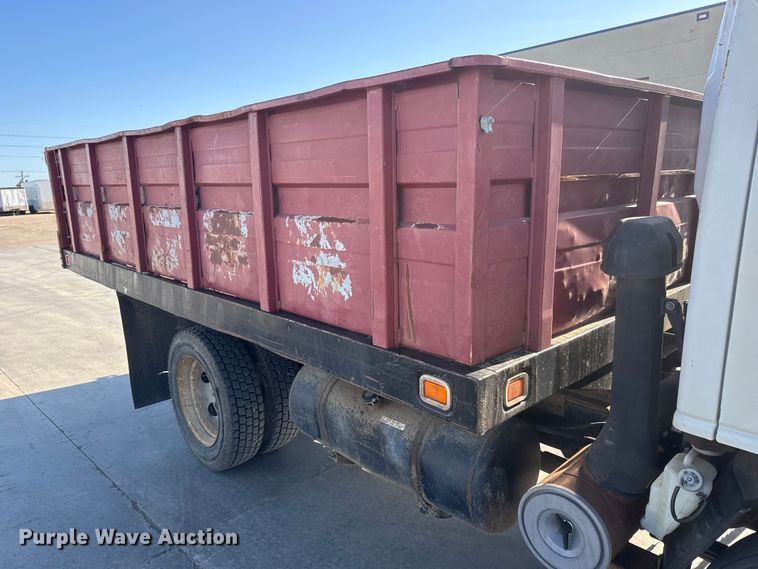 image for item ET1956 2005 Isuzu NPR dump truck