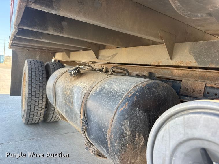 image for item ET1956 2005 Isuzu NPR dump truck