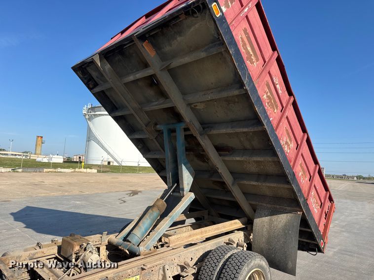 image for item ET1956 2005 Isuzu NPR dump truck