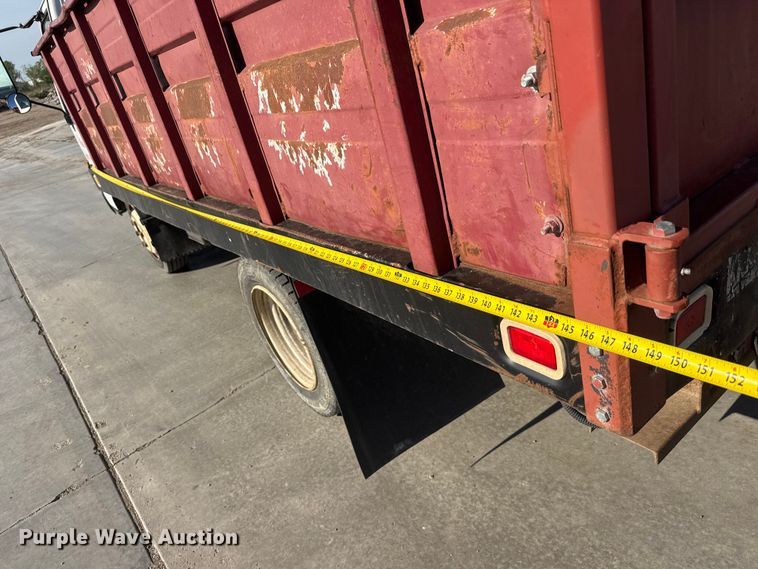 image for item ET1956 2005 Isuzu NPR dump truck