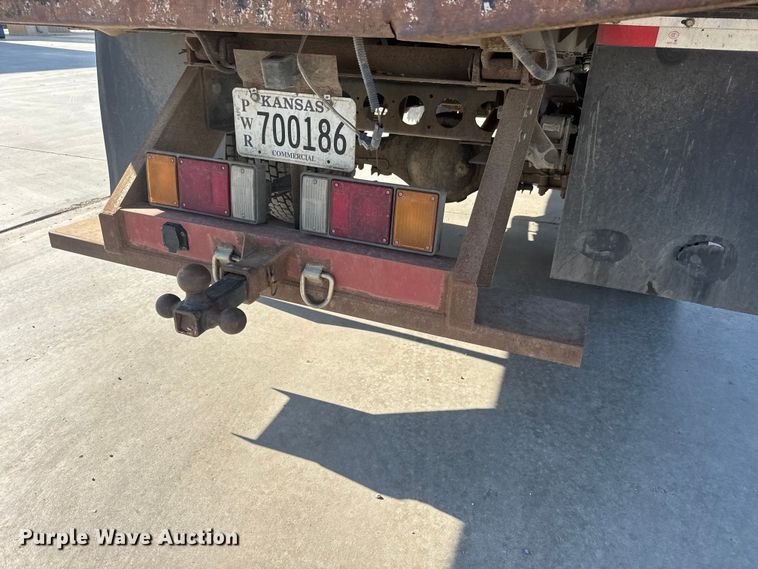 image for item ET1956 2005 Isuzu NPR dump truck