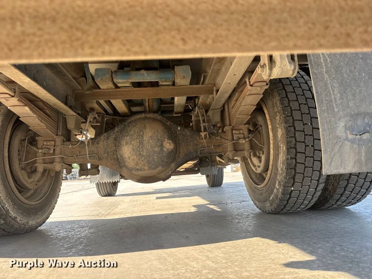 image for item ET1956 2005 Isuzu NPR dump truck