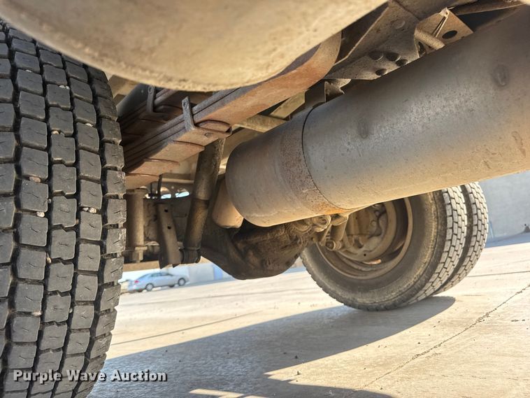 image for item ET1956 2005 Isuzu NPR dump truck