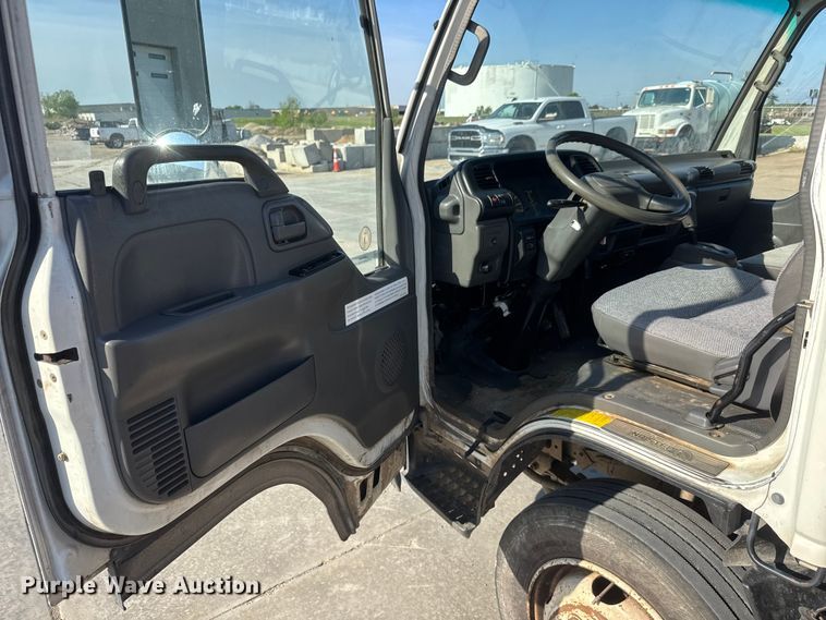 image for item ET1956 2005 Isuzu NPR dump truck