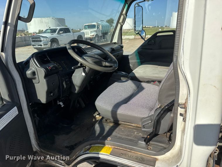 image for item ET1956 2005 Isuzu NPR dump truck