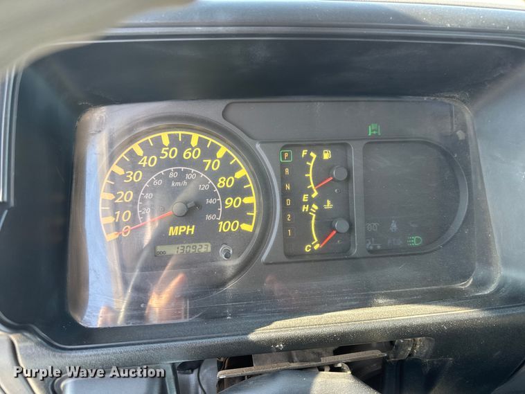 image for item ET1956 2005 Isuzu NPR dump truck