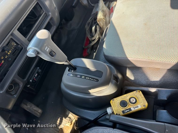 image for item ET1956 2005 Isuzu NPR dump truck