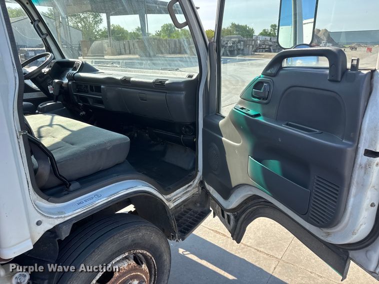 image for item ET1956 2005 Isuzu NPR dump truck