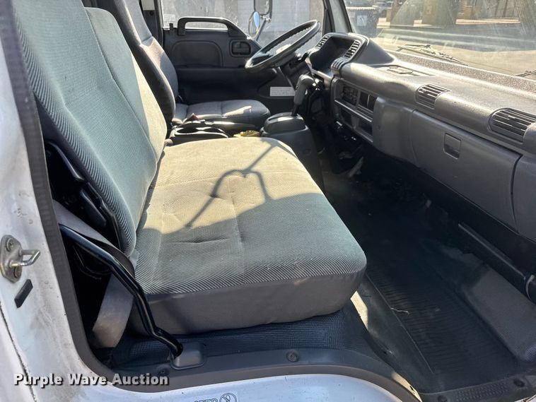 image for item ET1956 2005 Isuzu NPR dump truck