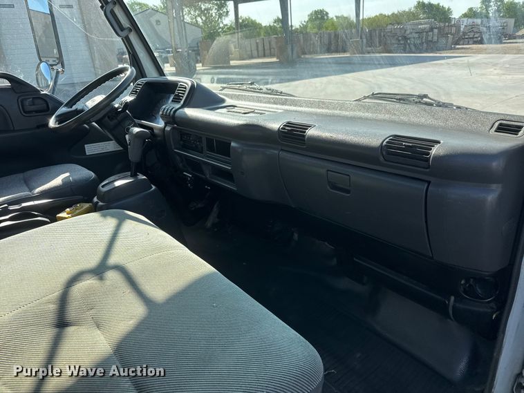 image for item ET1956 2005 Isuzu NPR dump truck