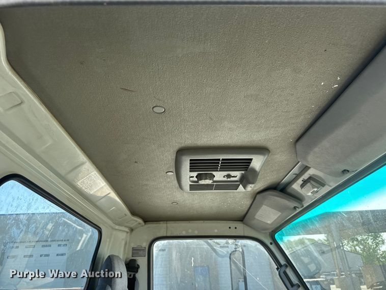 image for item ET1956 2005 Isuzu NPR dump truck