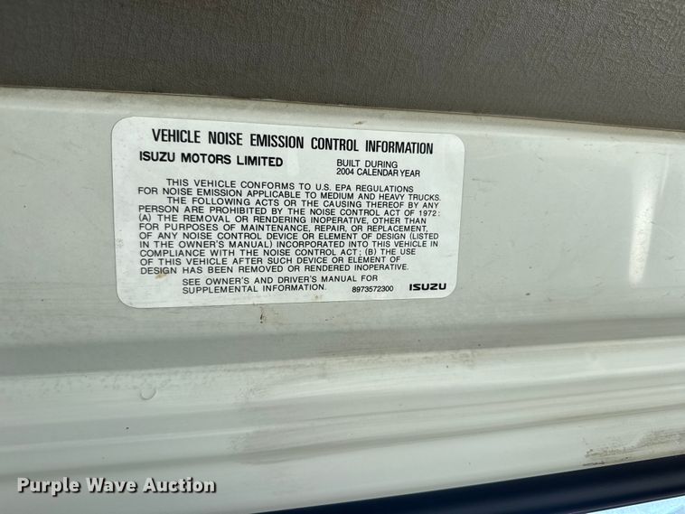 image for item ET1956 2005 Isuzu NPR dump truck