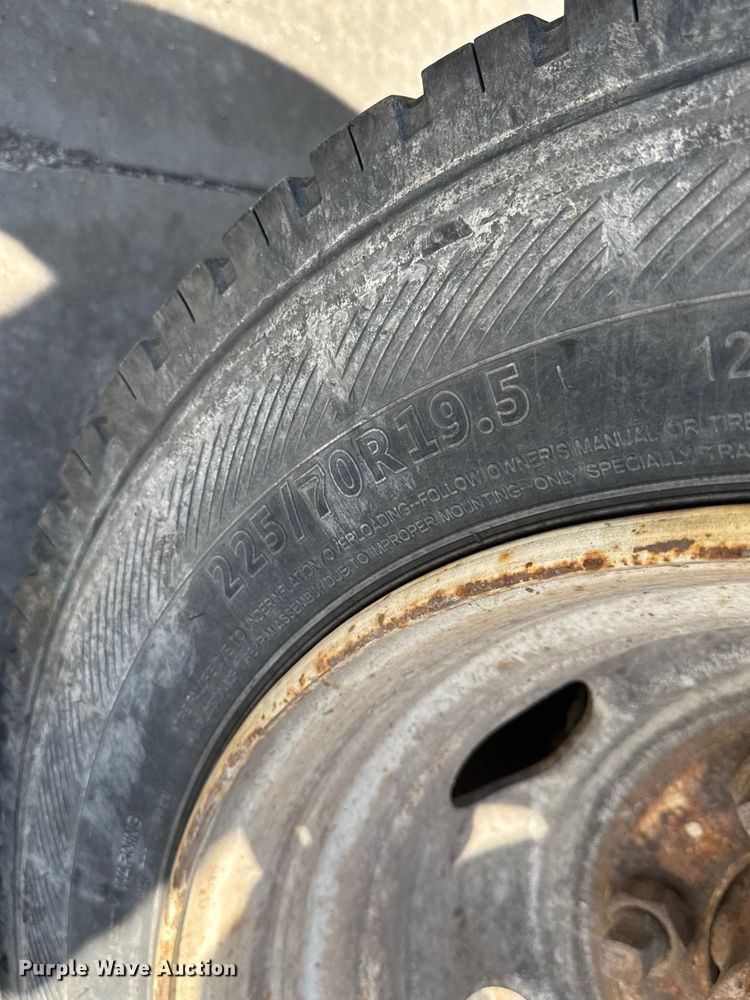 image for item ET1956 2005 Isuzu NPR dump truck